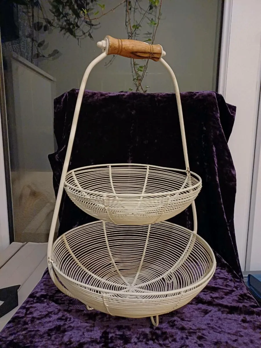 Fruit basket and book holder - Image 1