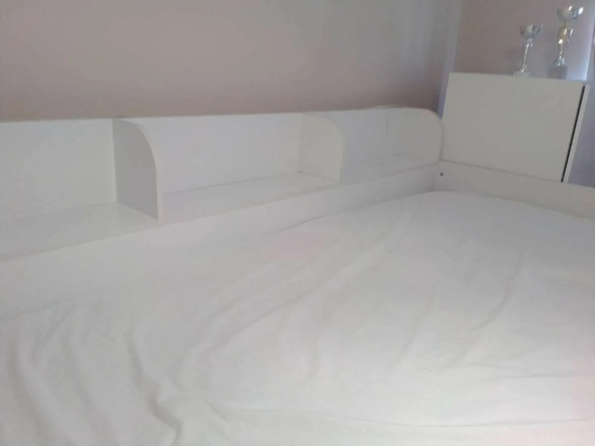 Top deck Bunkbed and lower deck den and shelving - Image 2