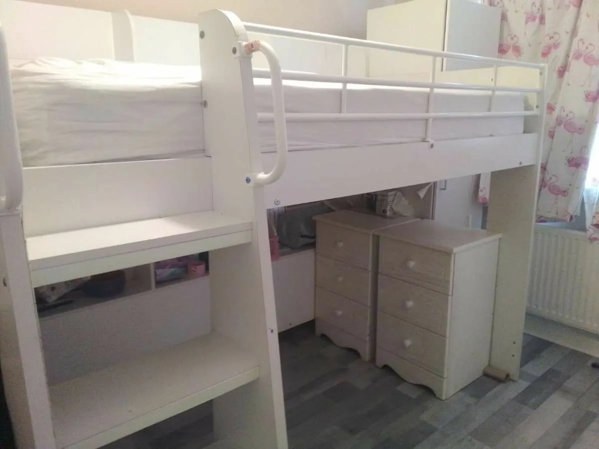 Top deck Bunkbed and lower deck den and shelving - Image 1