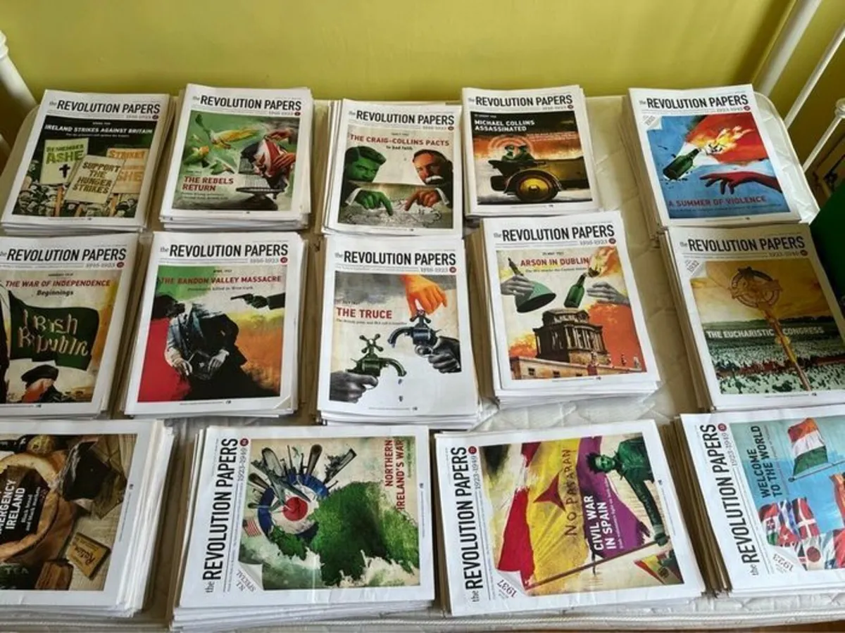The Revolution Papers. Multiple Issues. Around 250 - Image 2
