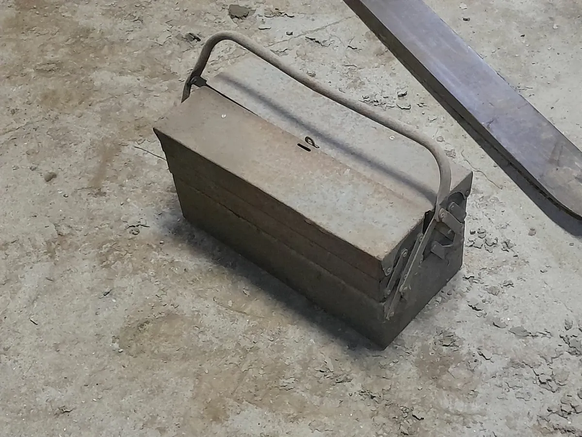 Tool box - Image 1