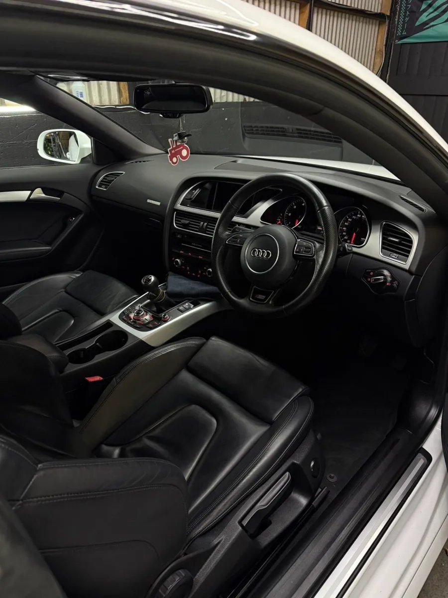 Audi A5 black edition S-Line - Image 2