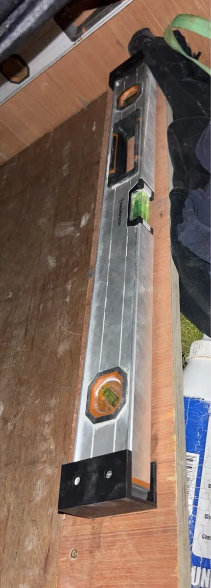 Spirit level holders - Image 1