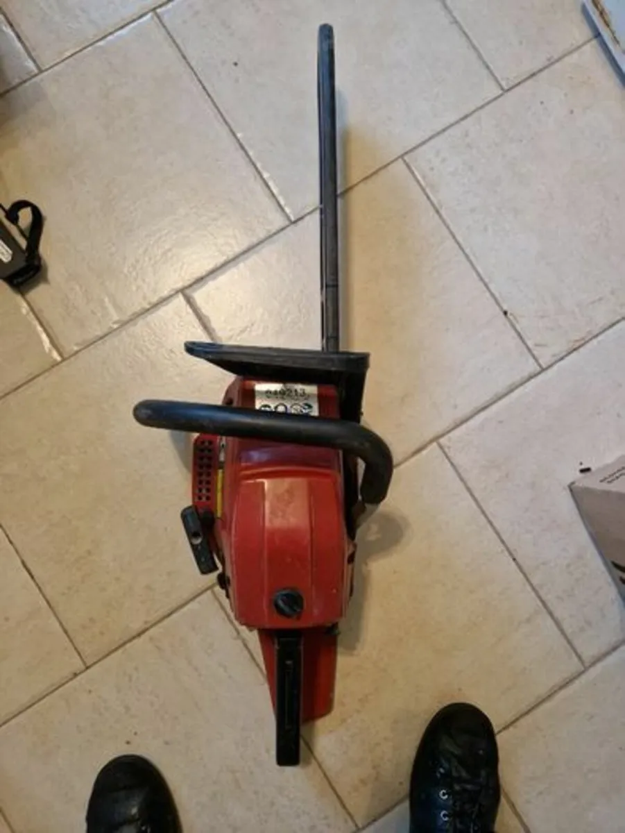 PRO Plus 049213 Petrol Chainsaw 16 inch - Image 1