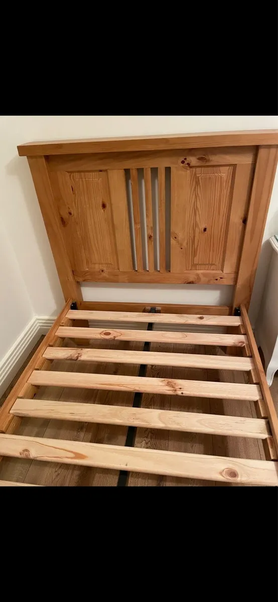 2 single solid pine beds - Image 2