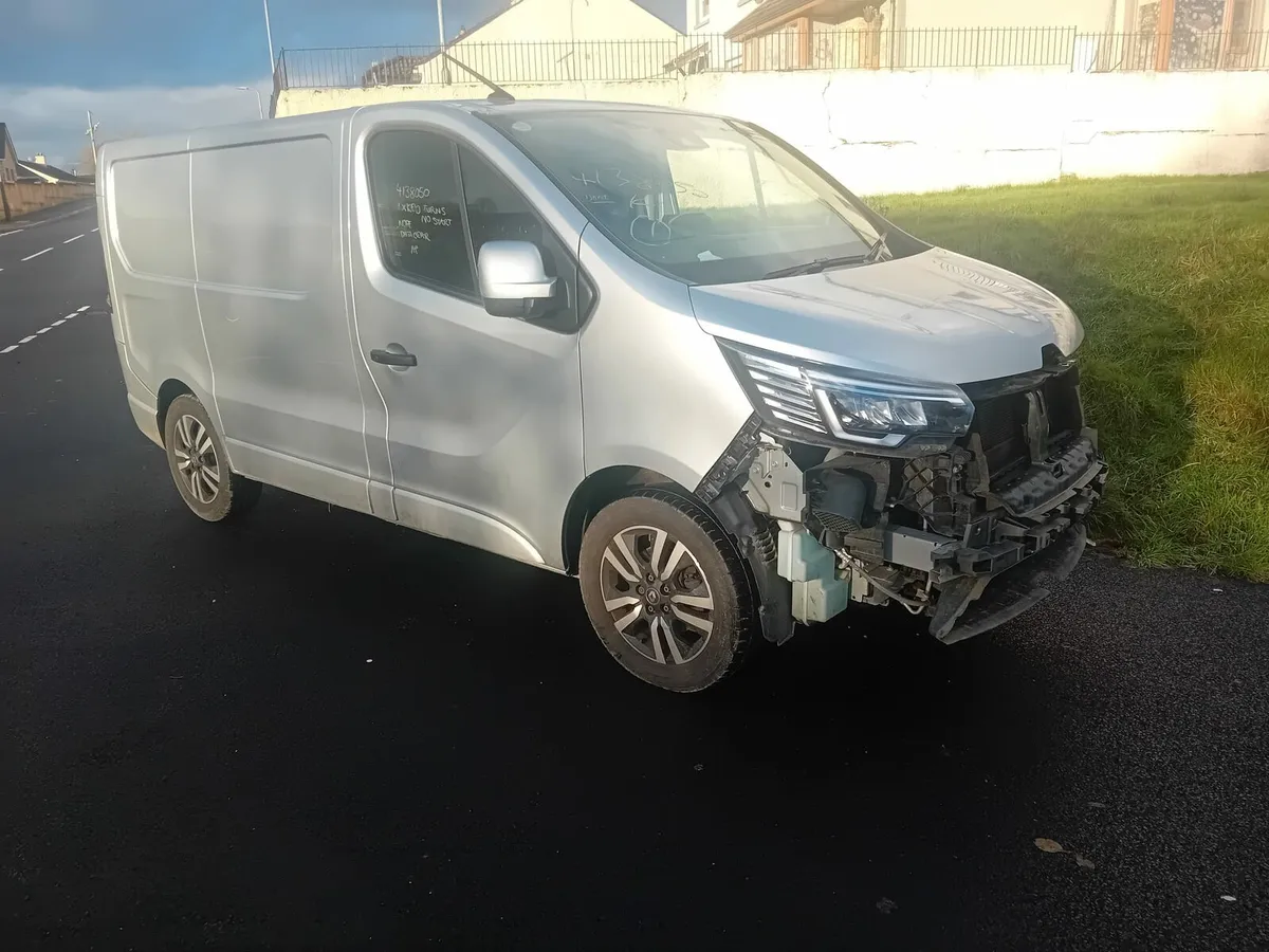 Renault Trafic van for breaking