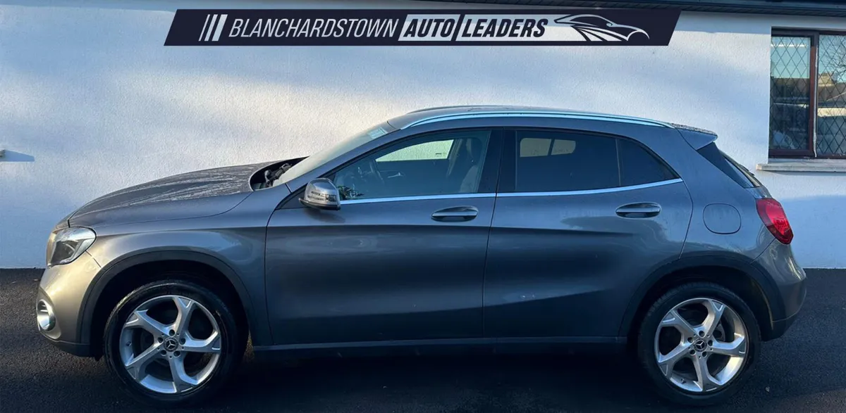 MERCEDES-BENZ GLA 200 D SPORT AUTO LEATHER - Image 2