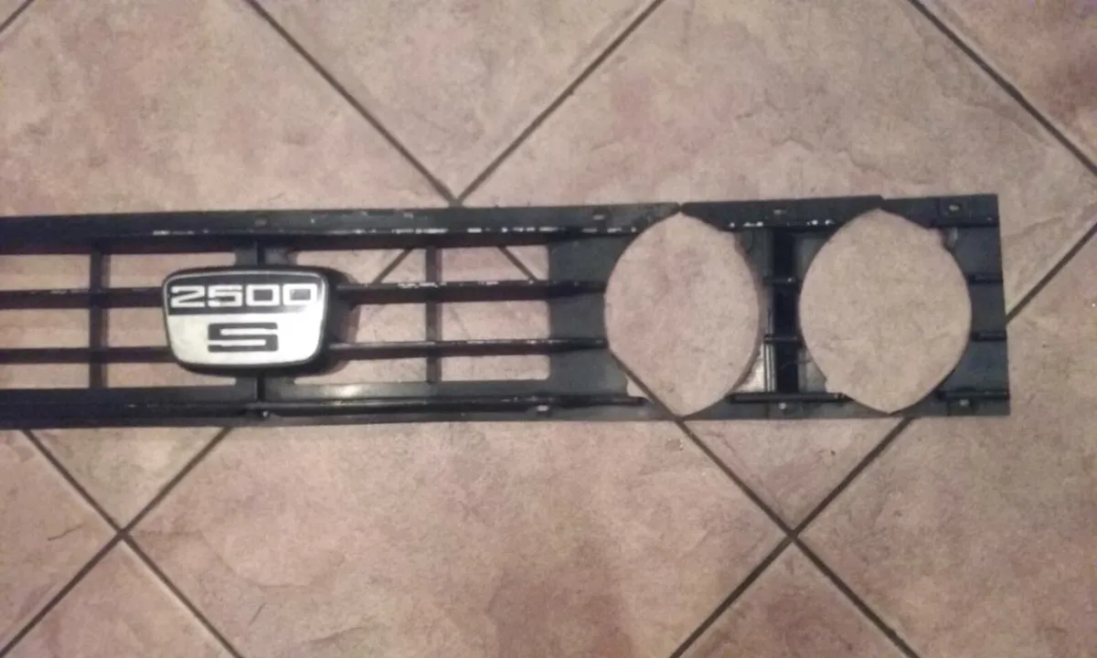 Triumph 2500s Grill - Image 3