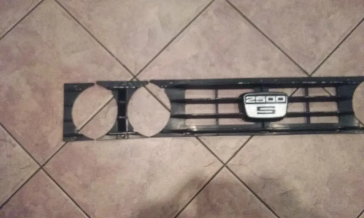 Triumph 2500s Grill - Image 4