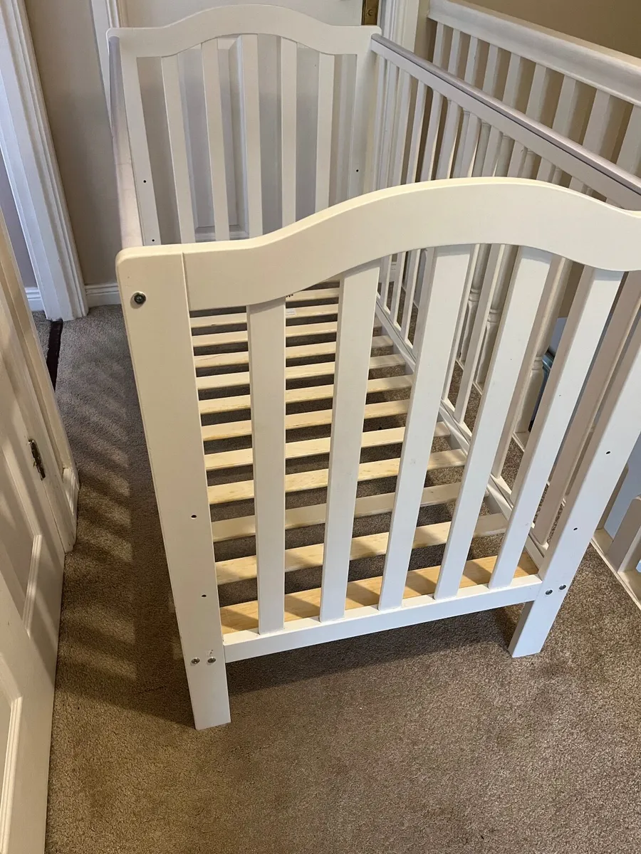 White Cot - Image 3