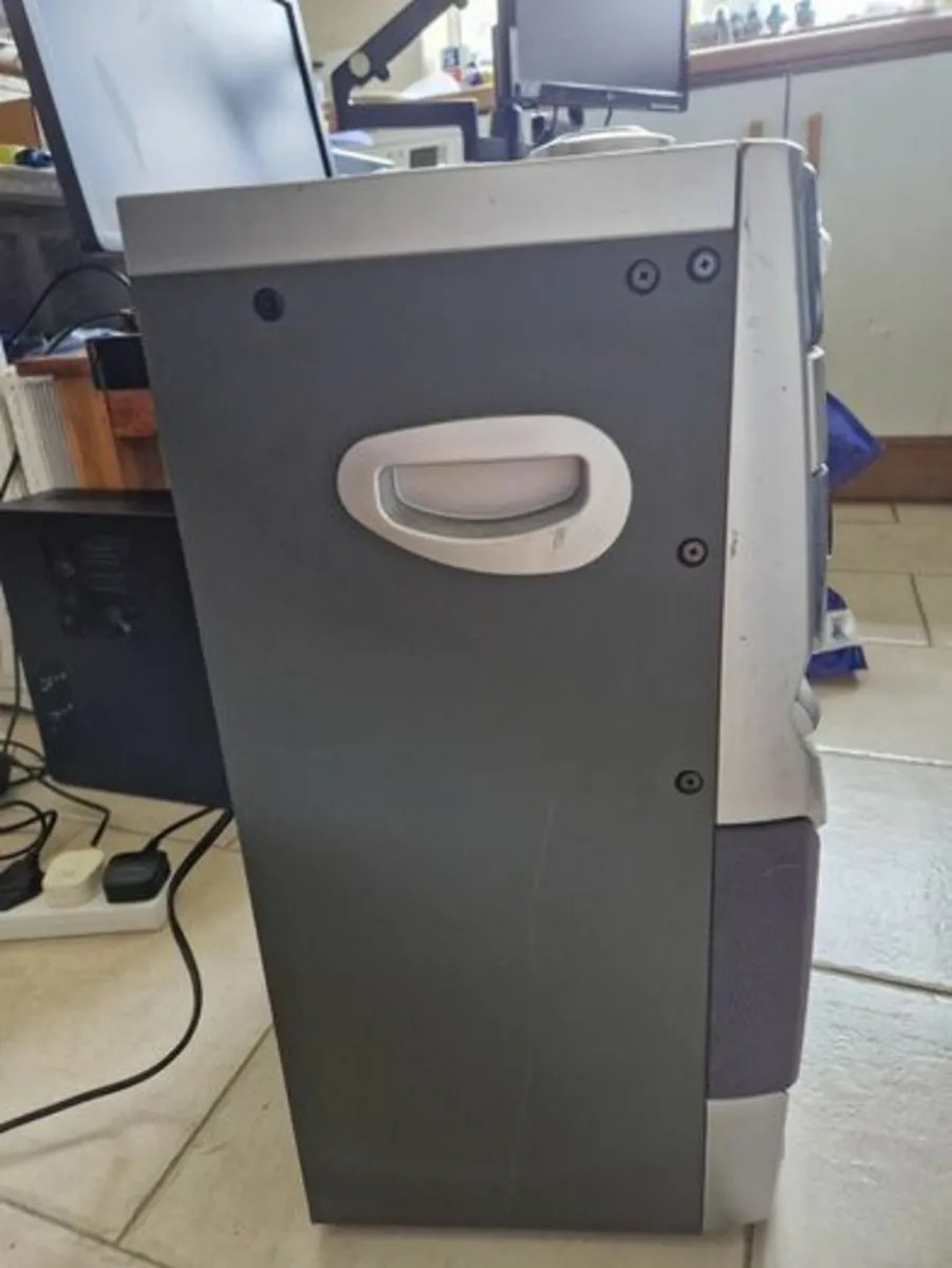 Goodmans XB-20CDG Karaoke Machine, CD & Twin Tapes - Image 3