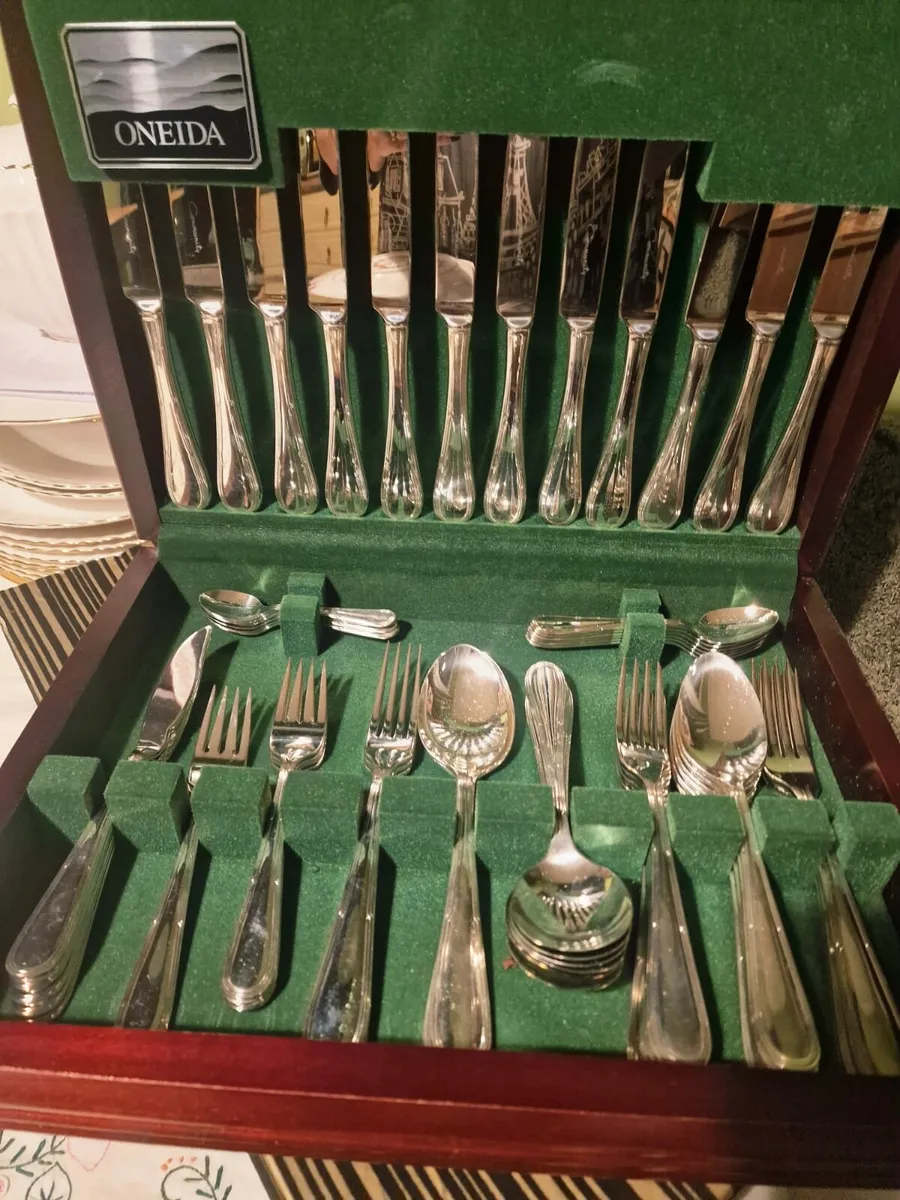 O Neida substantial canteen of cutlery - Image 4