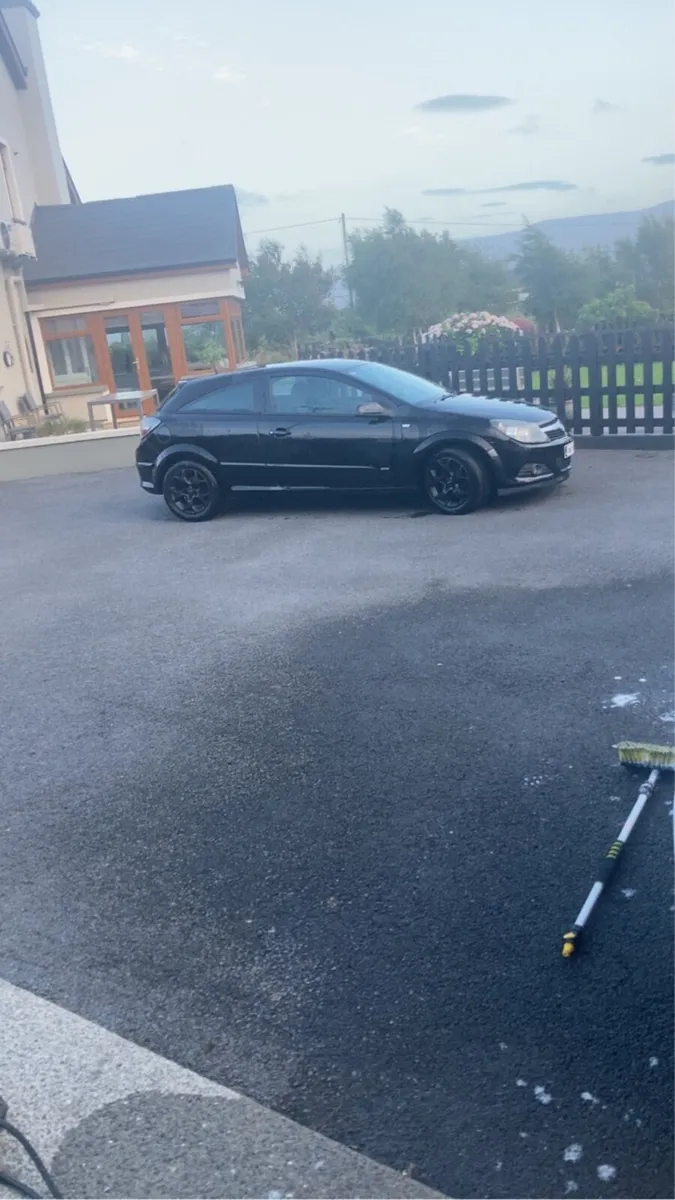 Opel Astra 2006 - Image 1