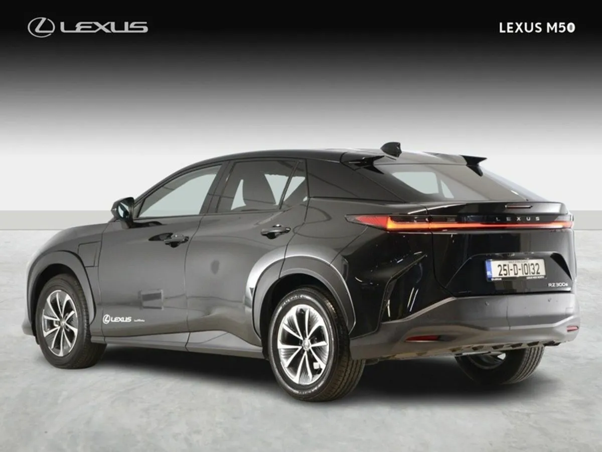 Lexus RZ 300e Executive - Image 3