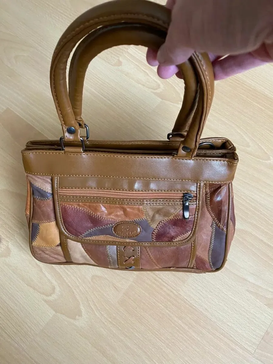 NEW WITH TAGS Shenzhou Leather Handbag ShoulderBag - Image 3