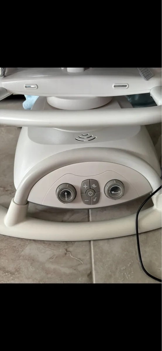 Joie baby swing & rocker - Image 4