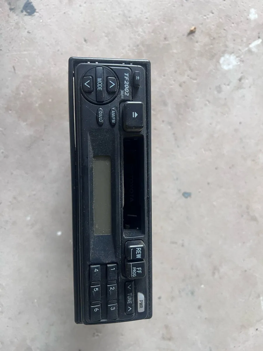 Car radios - Image 1