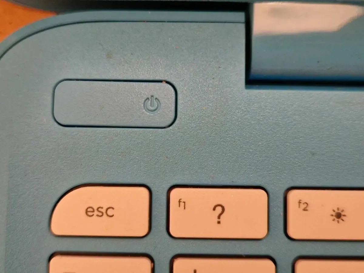 HP Stream, 32GB HDD, 2GB Ram, Windows 10, Blue - Image 2