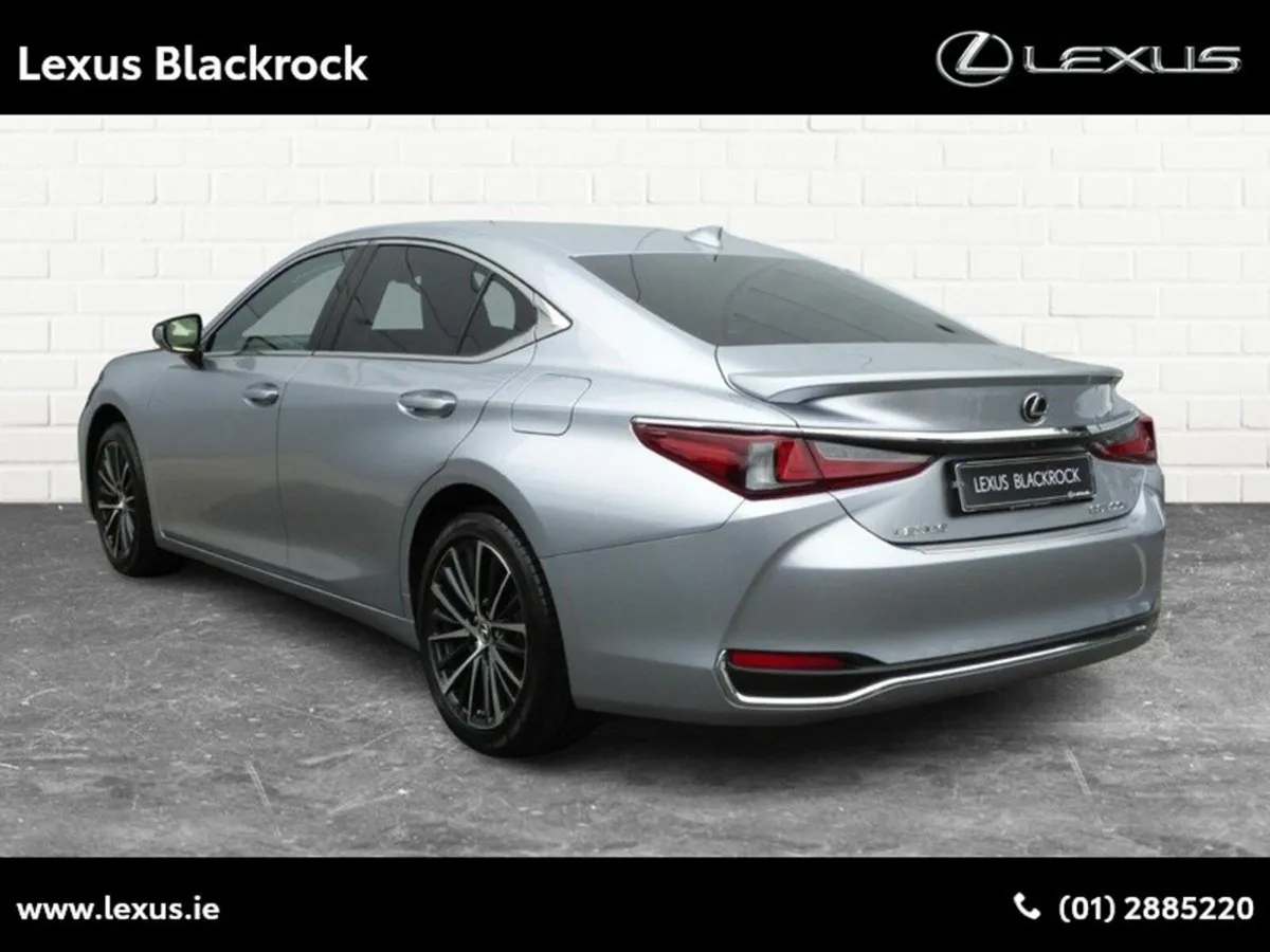 Lexus ES Hybrid Dynamic - Image 2