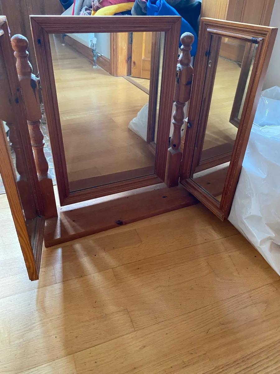LARGE SOLID PINE TRIPLE DRESSING TABLE MIRROR - Image 2