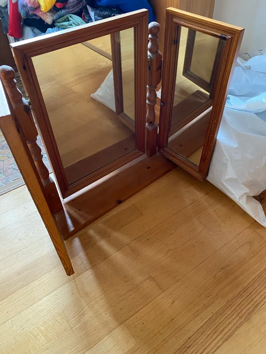 LARGE SOLID PINE TRIPLE DRESSING TABLE MIRROR - Image 3