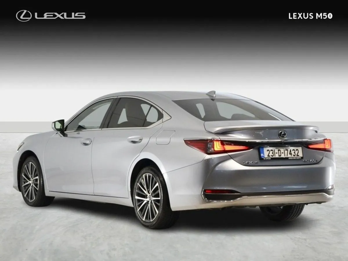 Lexus ES Dynamic - Image 3