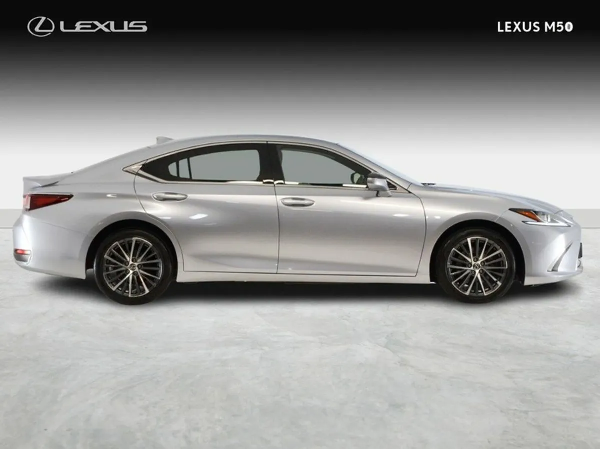 Lexus ES Dynamic - Image 4