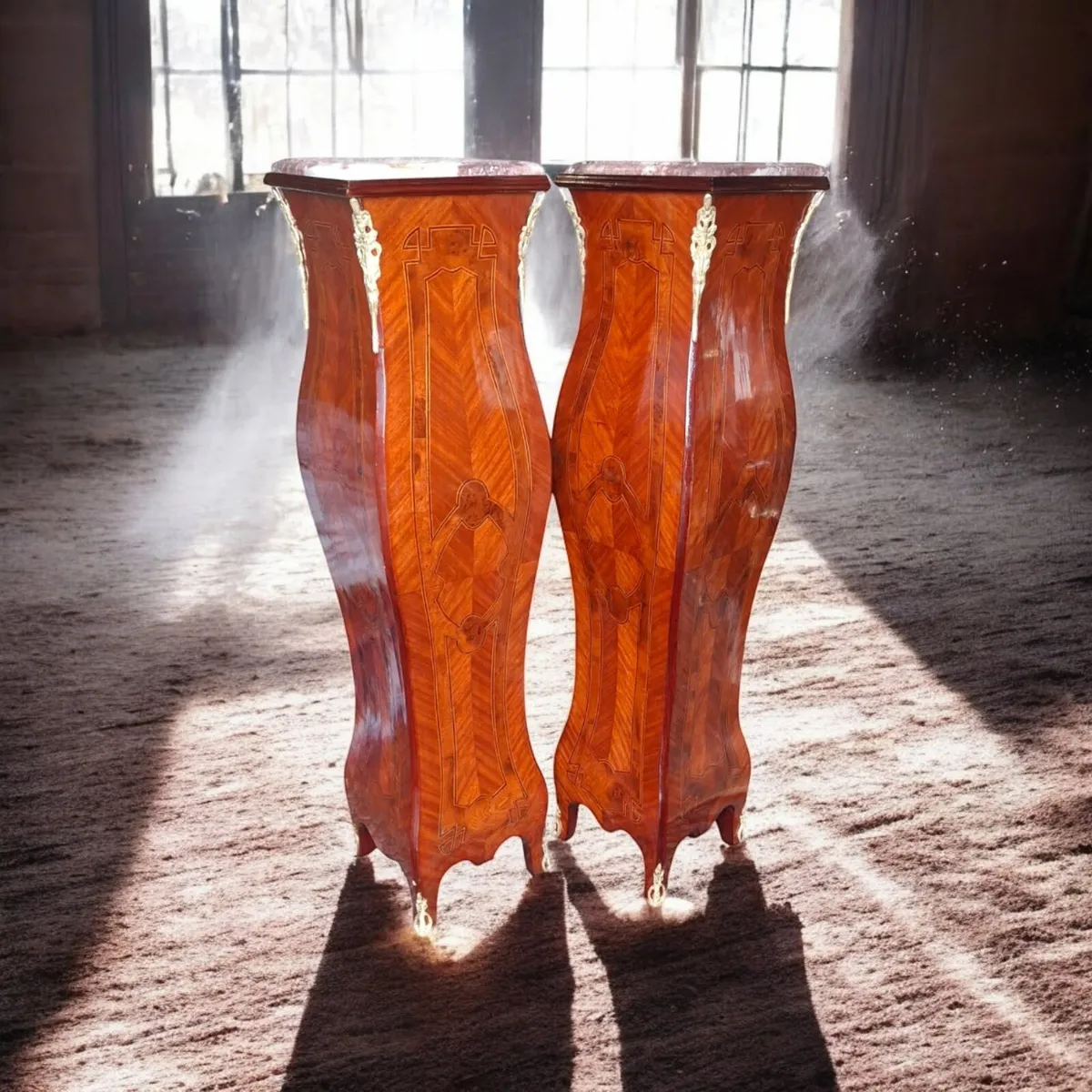 Beautiful pedestals - Image 1