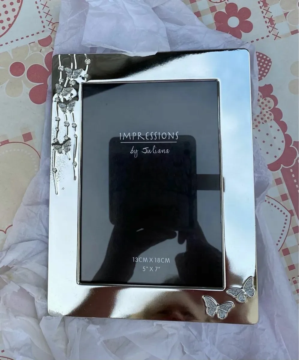 NEW IN Box Photo Frame 5 x 7 - Image 1