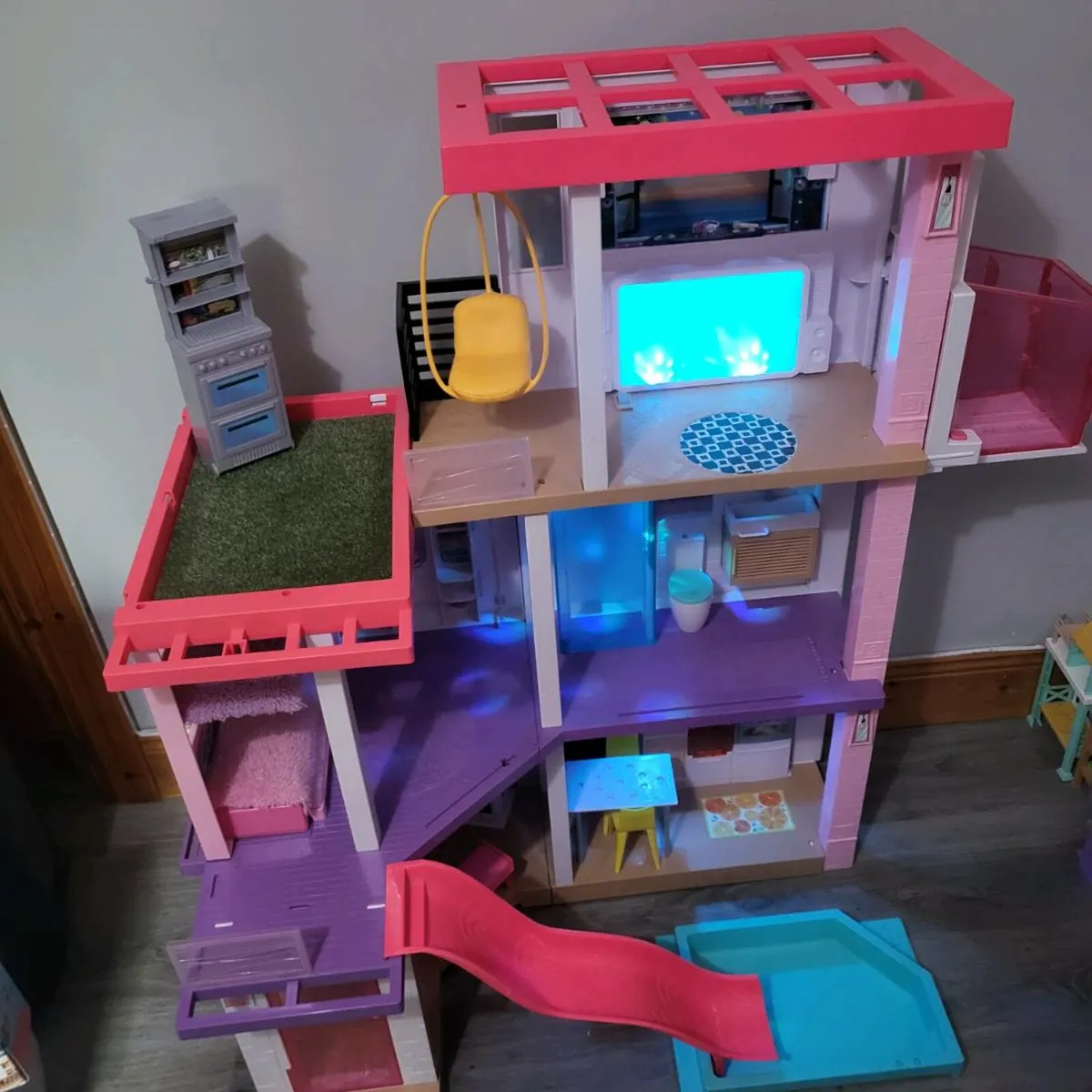 Barbie dreamhouse - Image 3