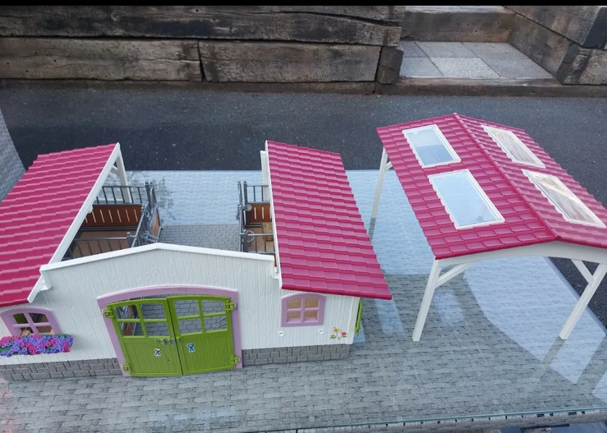 Schleich Horse Stable - Image 2