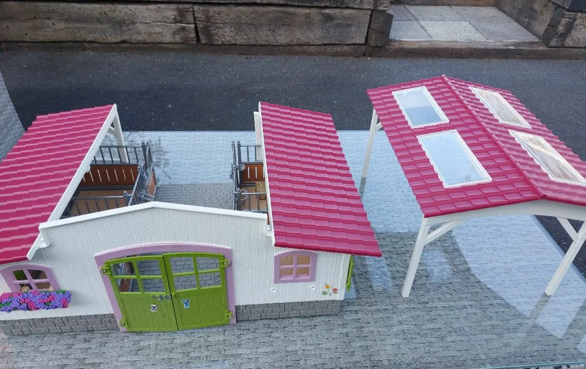 Schleich Horse Stable - Image 4
