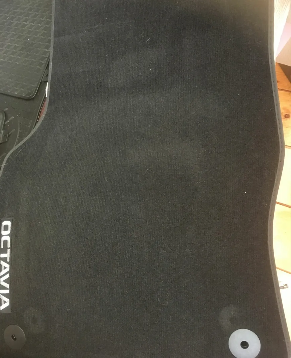 Brand New Skoda Octavia Car Mat Set 2024 Model - Image 3