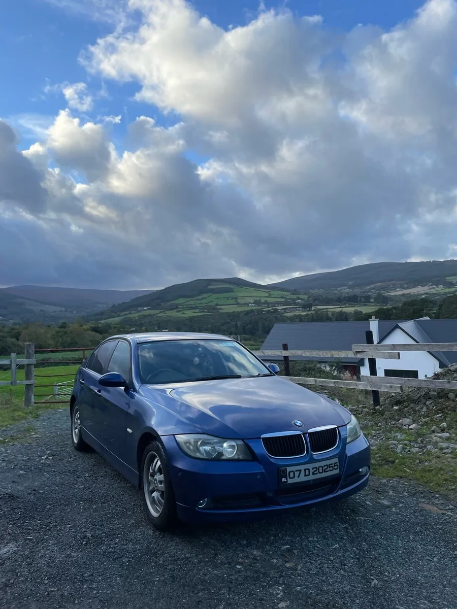 Bmw E90 2007 - Image 2