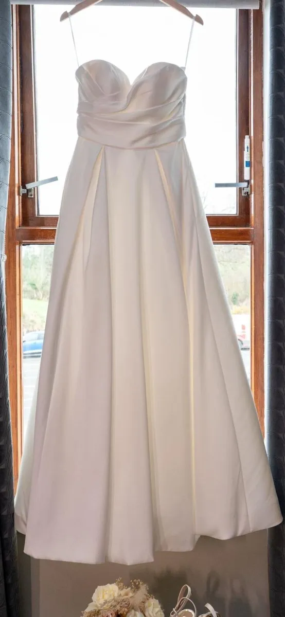 Wedding dress - Image 3