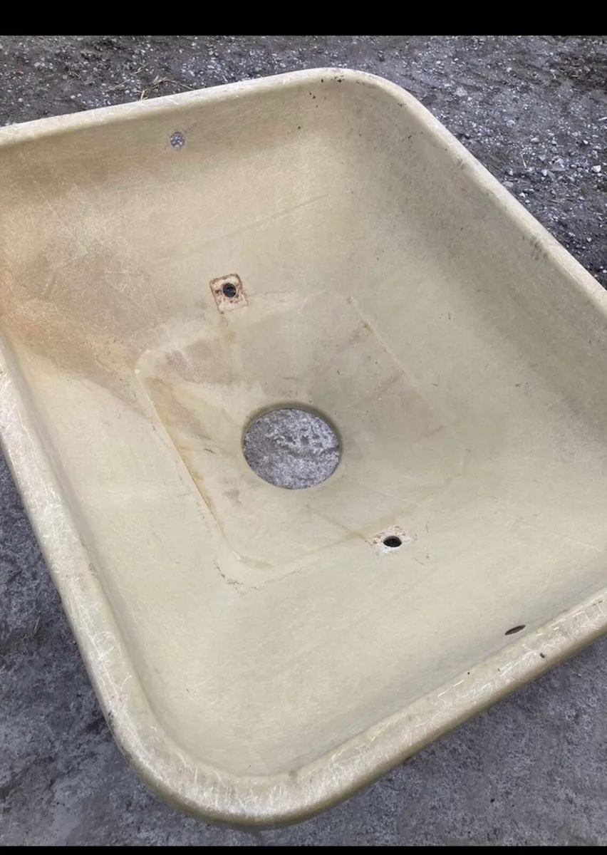 Abbey fertilizer hopper - Image 3