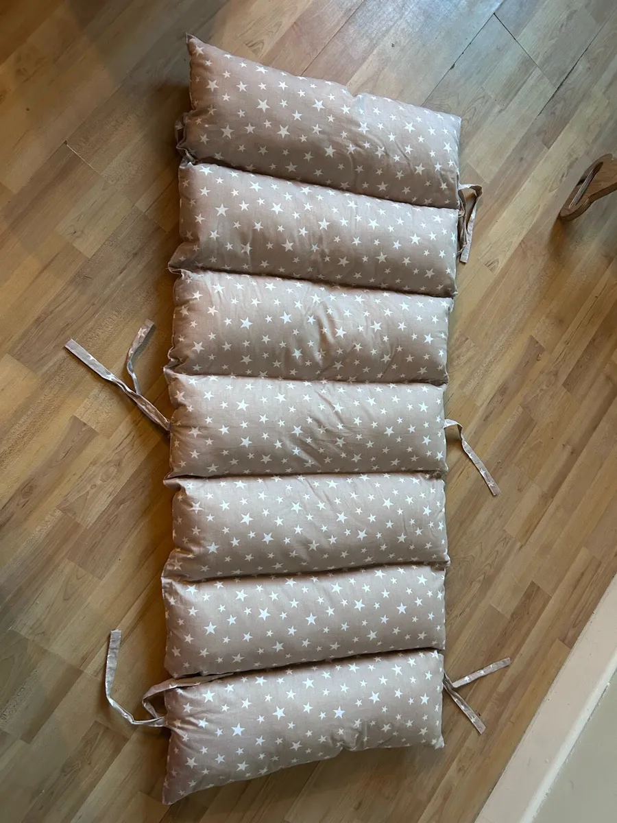 Climbing frame arch with net and cushion - Image 3