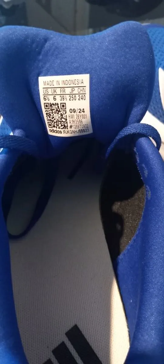 Royal Blue Adidas runners size 6 - brand new- never worn - Image 3