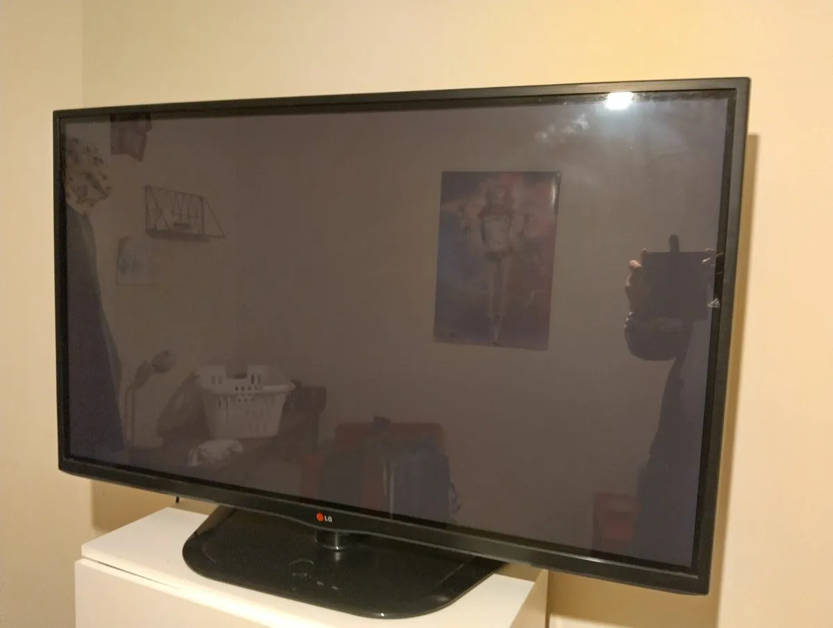 LG tv 55" for sale , perfect condition - Image 2