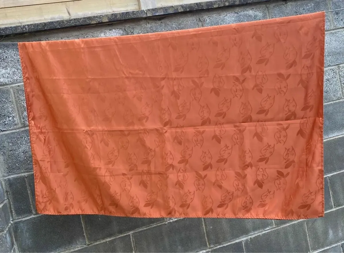 BRAND NEW Table Cloth - Image 3