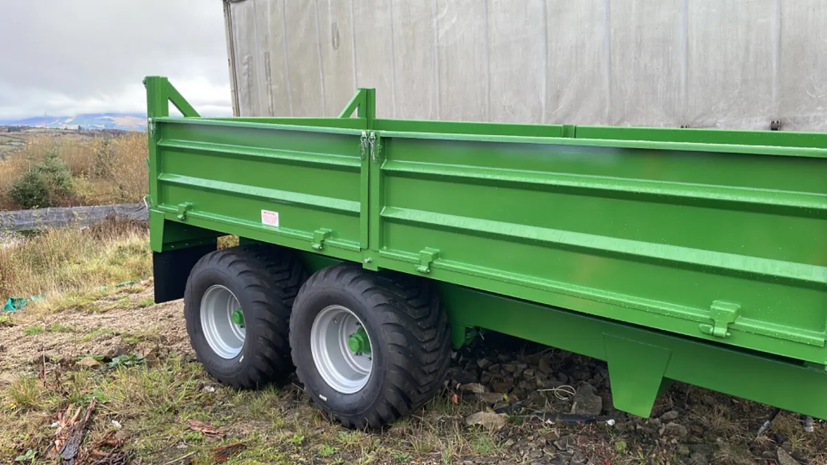 New tractor drawn tipping trailer twin axle - Image 1