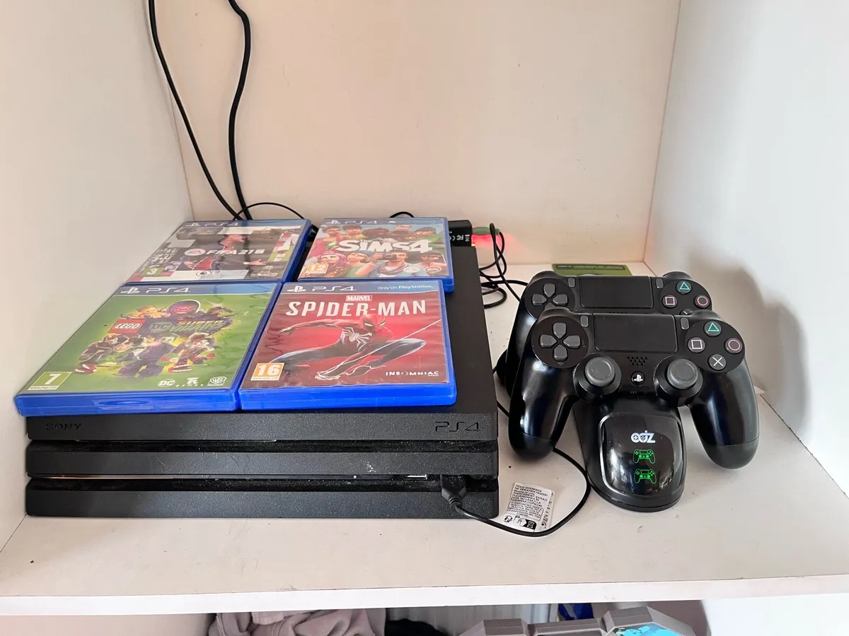 PS4 Pro - Image 1