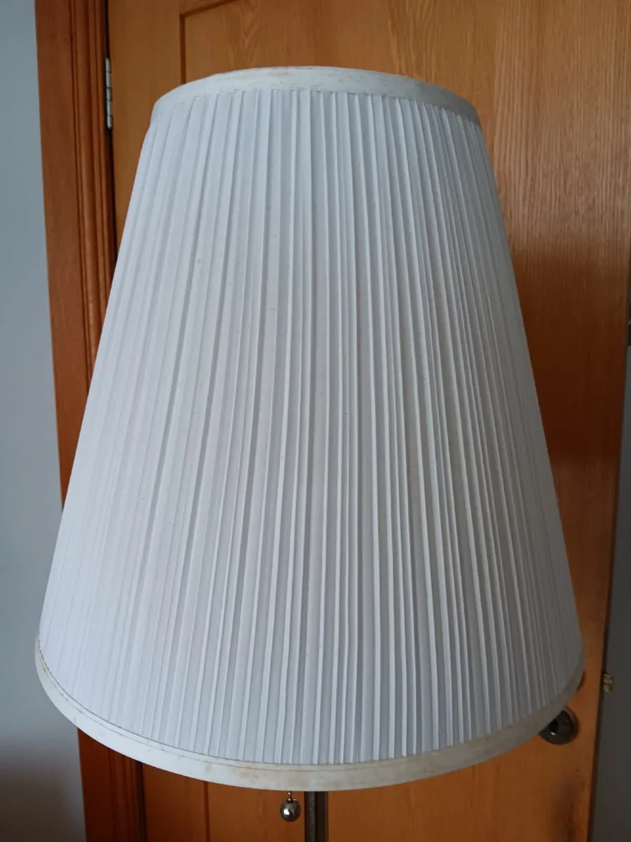 Floor lamp to give away free - Image 3