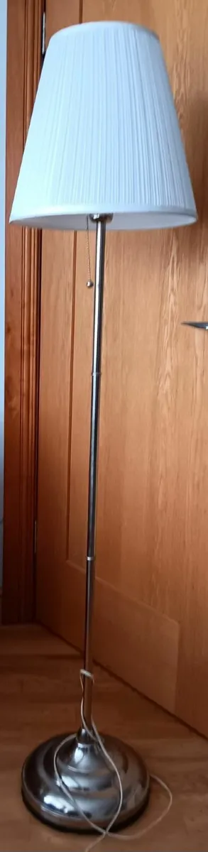 Floor lamp to give away free - Image 1