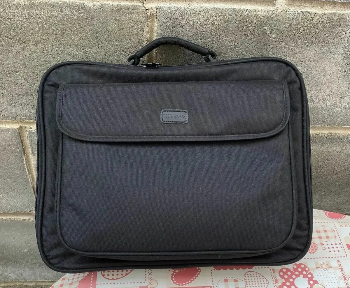 BRAND NEW Technika Laptop Bag 15.6" inch - Image 3