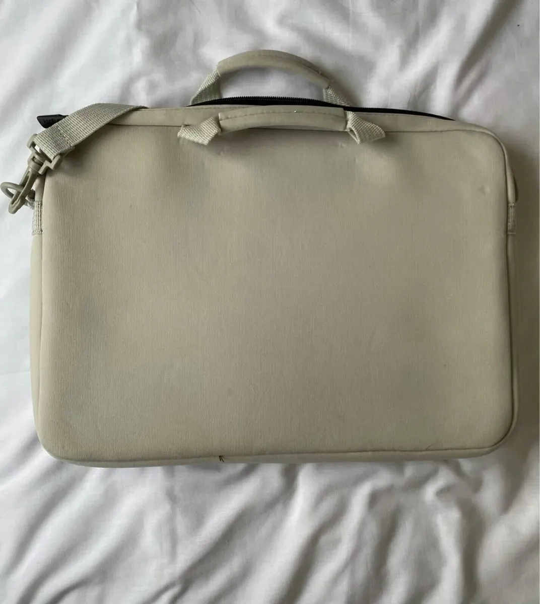 NEW Targus Laptop Bag for 15.6 inch Laptops - Image 3