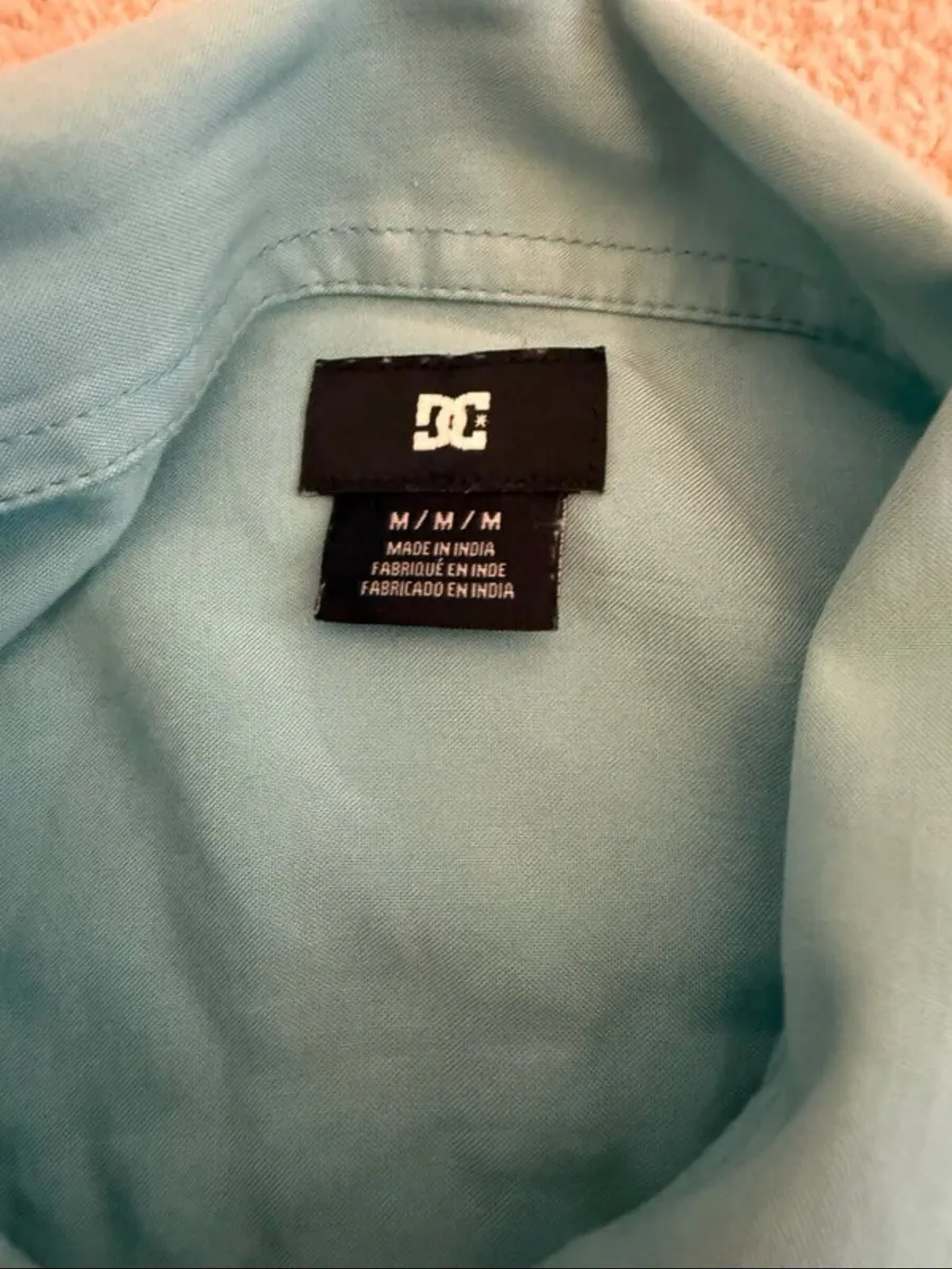 DC Shoes Men’s Medium Short Sleeve Shirt - Perfect - Image 2