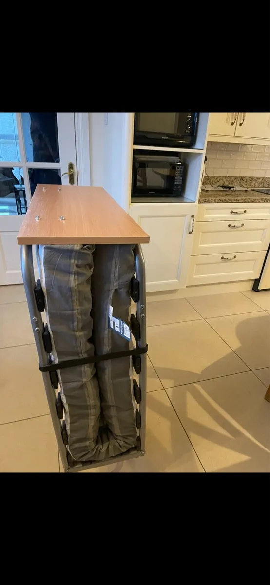 Single fold up bed - Image 1