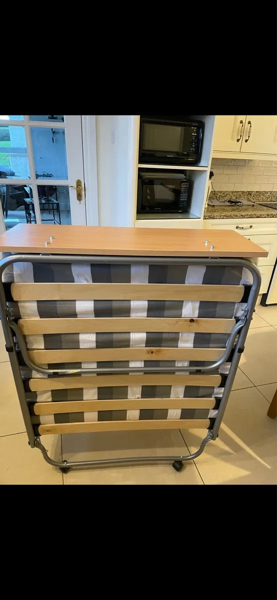 Single fold up bed - Image 2