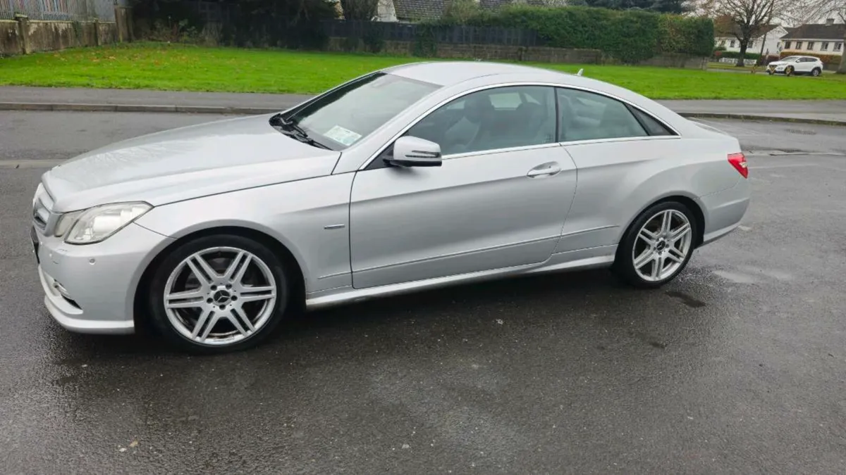 Mercedes-Benz Coupe - Image 3